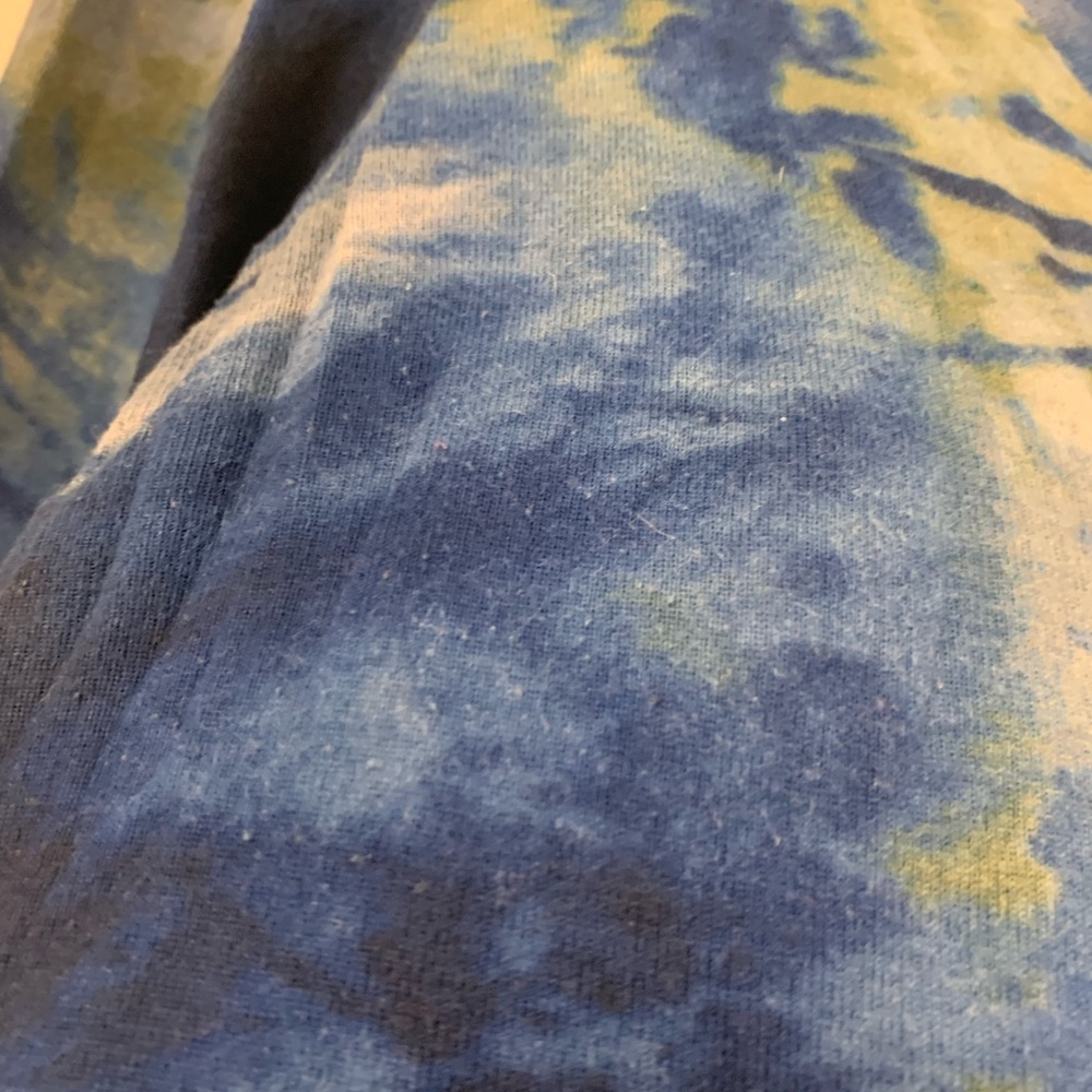 Daisy Fuentes tie dye top. Size medium. - Picture 3 of 7